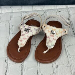 Michael Kors Baby Sz 7 Pink and Orange rainbow thong Sandals with Metallic Charm